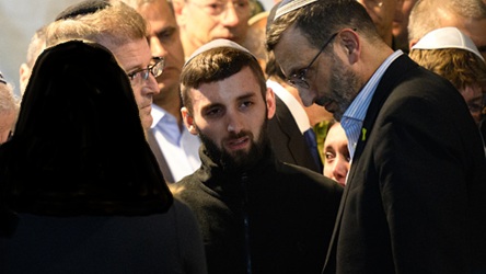 Prajurit Israel yang Dibebaskan Mengaku Diperbolehkan Hamas Beribadah dan Diberi Taurat